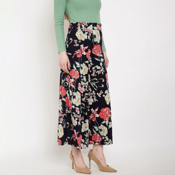 http://3.7.113.133/products/women-black-red-floral-printed-flared-palazzos