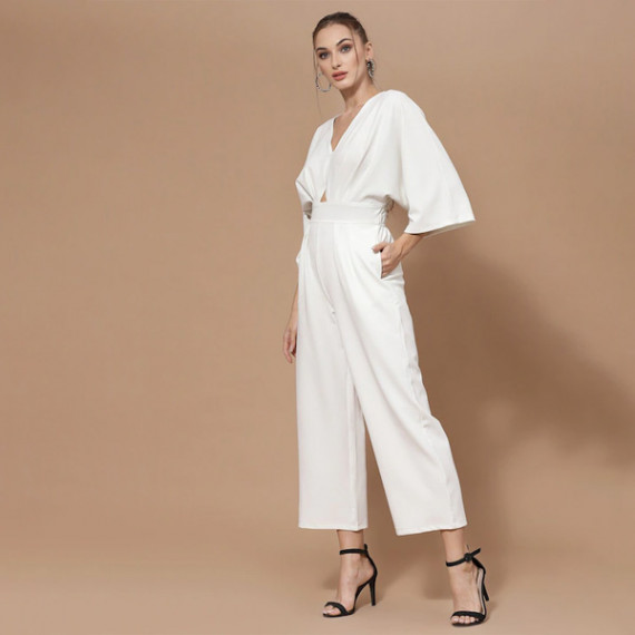 http://3.7.113.133/products/women-white-basic-jumpsuit
