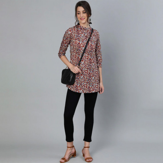 http://3.7.113.133/products/womens-maroon-cream-coloured-printed-tunic