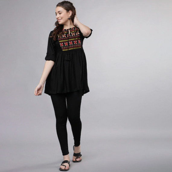 http://3.7.113.133/products/women-black-solid-tunic