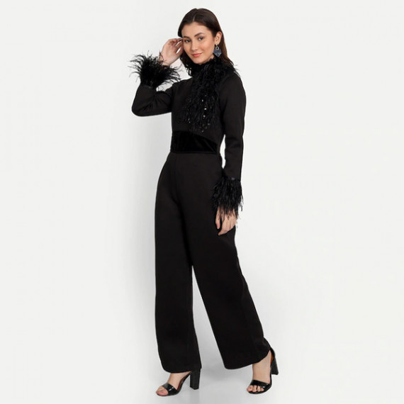 http://3.7.113.133/products/black-basic-jumpsuit-with-embellished