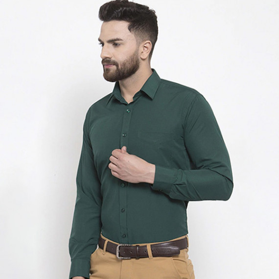 http://3.7.113.133/products/men-green-slim-fit-solid-formal-shirt