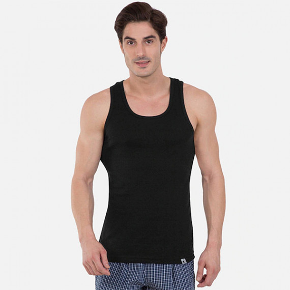 http://3.7.113.133/products/men-black-solid-racer-back-innerwear-vest-9922-0105