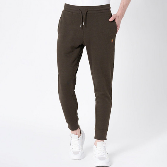 http://3.7.113.133/products/men-olive-solid-joggers