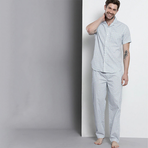 http://3.7.113.133/products/men-white-printed-pure-cotton-night-suit