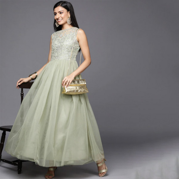 http://3.7.113.133/products/green-ethnic-motifs-embroidered-net-maxi-dress