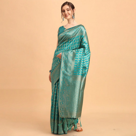http://3.7.113.133/products/green-gold-toned-silk-blend-fusion-leheriya-saree